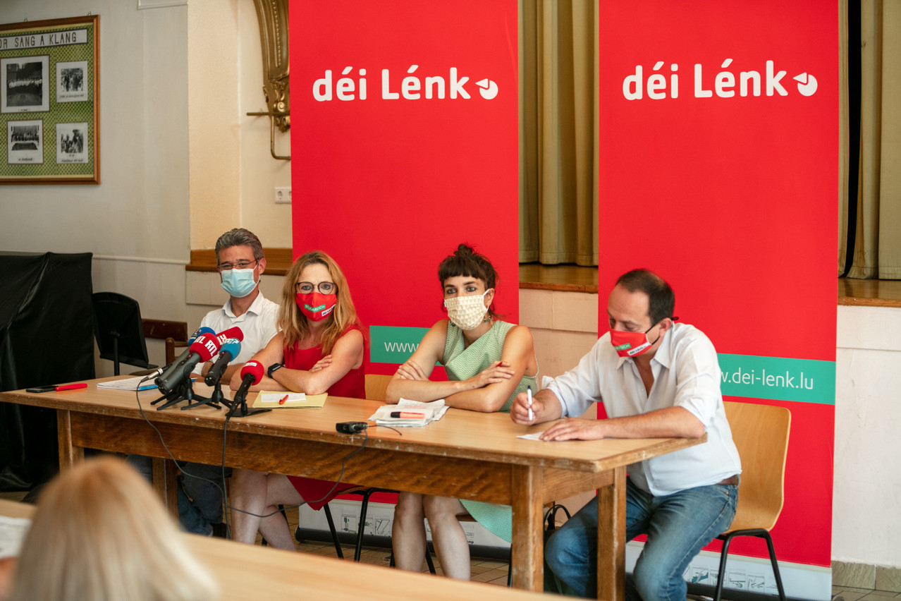 De gauche à droite: David Wagner, Myriam Cecchetti, Nathalie Oberweis et Marc Baum ont présenté, jeudi 22 juillet, le bilan parlementaire du parti déi Lénk. (Photo: Romain Gamba/Maison Moderne)
