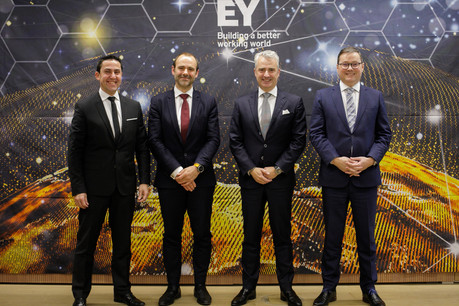 De gauche à droite: Laurent Moscetti, Olivier Lemaire, Olivier Coekelbergs (Country managing partner) et Bart van Droogenbroeke ont présenté les résultats de leurs lignes de service au cours de la conférence de presse annuelle d’EY Luxembourg. (Photo: Matic Zorman / Maison Moderne)