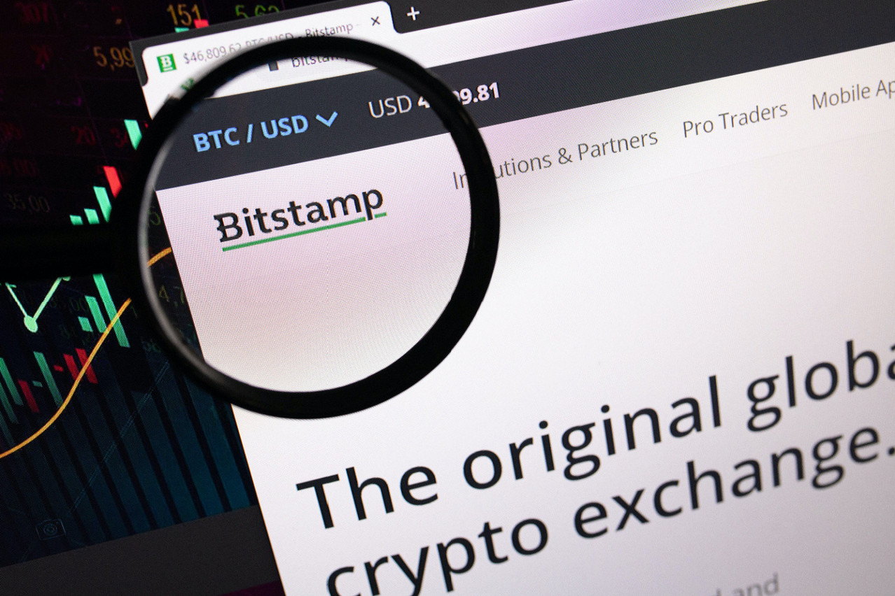 Considéré comme le cinquième exchange de cryptos au monde, Bitstamp sera proposé aux clients institutionnels sur la place de marché Crymbo. De quoi diversifier les fournisseurs de cryptos, et donc rassurer. (Photo: Shutterstock)