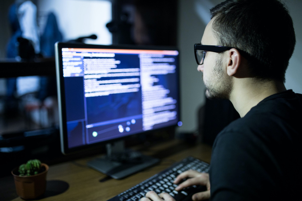 How can financial institutions prepare for a cyber attack? By organising a cyber attack in real conditions to measure the problems in an environment close to reality. Photo: Shutterstock