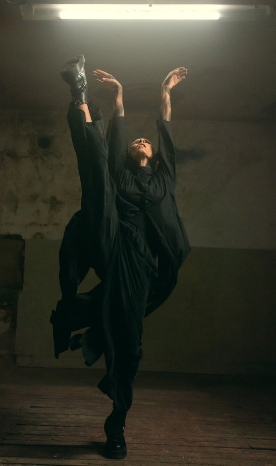 «Still» de la vidéo «Tulipe» de Ryvage, Jill Crovisier et Ted Kayumba.  (photo: Konschthal Esch)