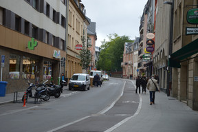 Along Avenue Pasteur, many restaurants and shops are open.  Photos: Maëlle Hamma/Maison Moderne