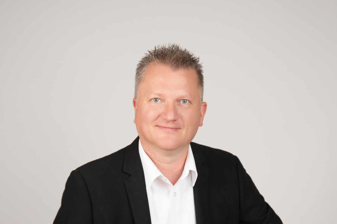 Johan Scheefer: “Stras was born out of a desire to propose a new business management model and to focus priorities on customer and employee orientation; to move away from vertical organisation and micro-management by creating a collaborative approach and common goals.” (Photo: Raoul Golsteyn)