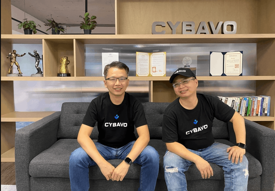 Paul Fan and Tim Hsu have created a unique solution for asset managers and institutional investors. A solution provided by Munich Reinsurance Company. (Photo: Cybavo)