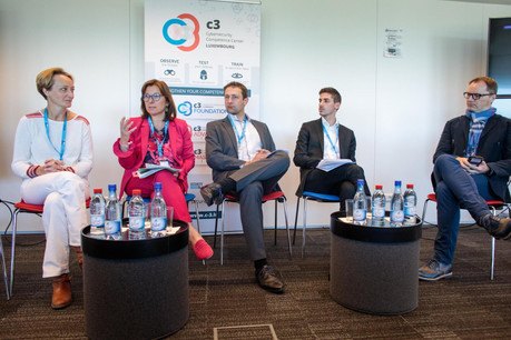 De gauche à droite: Lorelien Hoet (Microsoft), Tilly Metz (Déi Gréng), Christophe Hansen (CSV), Loris Meyer (DP) et Pascal Steichen (Securitymadeinlu). (Photo: Matic Zorman)