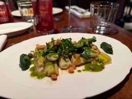 Leek with vinaigrette, served with spinach. An elegant starter, though the vinaigrette is slightly too strong. (Photo: Paperjam)