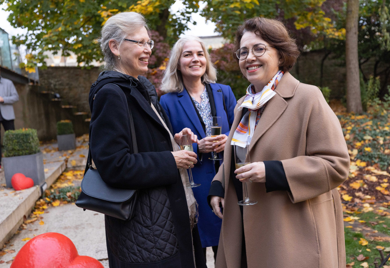 Heike Jantsch, German Ministre Conseiller,  Andrea Hanzséros Hungarian Chargé d’affaires and Claire Lignières-Counathe, French ambassador. Guy Wolff/Maison Moderne