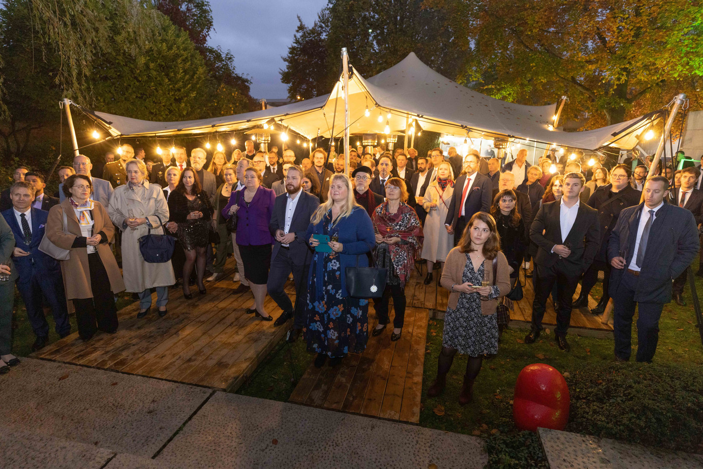 The guests listened to Vladimir Bärtls’ first reception during his tenure as ambassador. Guy Wolff/Maison Moderne