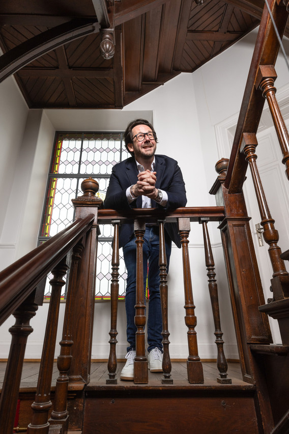 Damien Chasseur: «Notre empreinte est aujourd’hui globale, il y a de la fierté à être un groupe mondial indépendant. Et je suis également assez fier, oui, de dire à l’extérieur que le groupe a démarré au Belux.» (Photo: Guy Wolff/Maison Moderne)