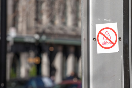 Le nombre de locations a été divisé par cinq au Luxembourg par rapport à fin 2018. Et les offres à plus long terme, plus proches de la location traditionnelle, se développent. Un pivot pour Airbnb qui risque d’avoir des conséquences. (Photo: Shutterstock)à