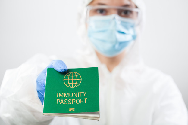 Les initiatives pour un passeport vert se multiplient pour relâcher la pression sur les citoyens en attendant que le taux de vaccination progresse. (Photo: Shutterstock)