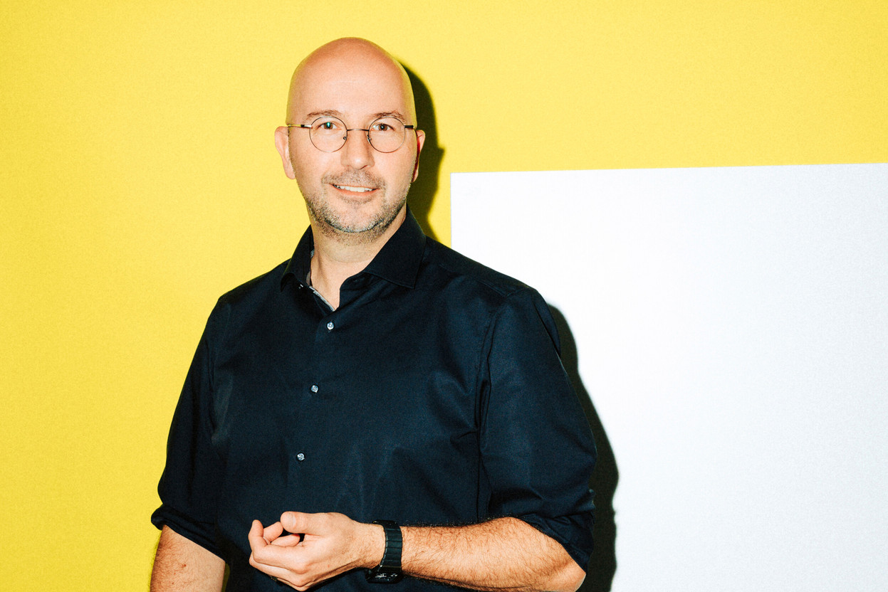 “Today, around sixty executives, managers and senior leaders volunteer four to six hours of their time each month. Mentees who can afford to do so pay a membership fee, which can be cancelled at any time,” says David Determe. photo: Paperjam