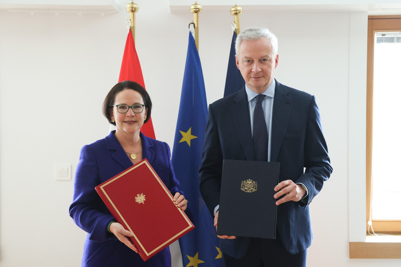Yuriko Backes and Bruno Le Maire, the finance ministers of Luxembourg and France, signed a new amendment to the tax treaty between the two countries. (Photo: EU Council)