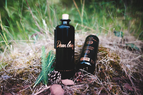 Des notes forestières grâce au pin, des épices, un bel équilibre et un design soigné: Dear Gin fait une entrée remarquée dans la constellation des gins luxembourgeois et inaugure la nouvelle rubrique «Glouglou» de Paperjam Foodzilla! (Photo: Dear Gin)