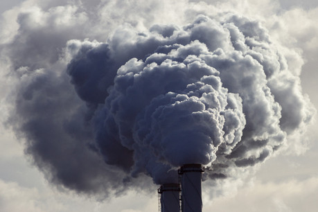 La toxicité des particules fines PM2,5 – les plus dangereuses car elles pénètrent profondément dans l’organisme – se fait ressentir bien en deçà du plafond fixé par l’OMS (10µm/m3). Et alors même que le plafond légal fixé par l’UE est encore moins contraignant (25µg/m3). (Photo: Shutterstock)