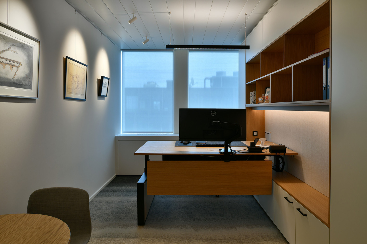 Les postes de travail bénéficient d’un aménagement sur mesure. (Photo: Serge Brison)