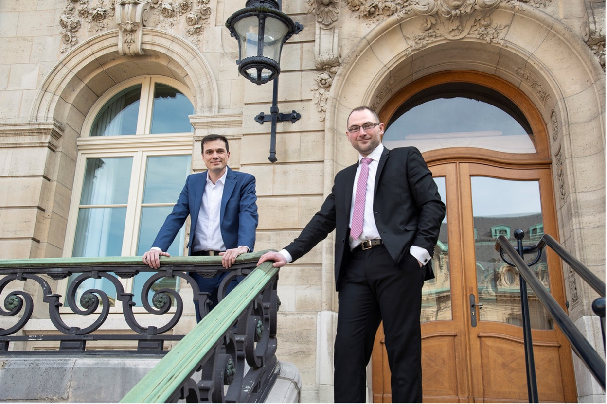 Christophe MEDINGER – Deputy Head of Business Unit «Digitalisation» de Spuerkeess – et Jonathan MARROYEN – CEO de VIREO  © Spuerkeess