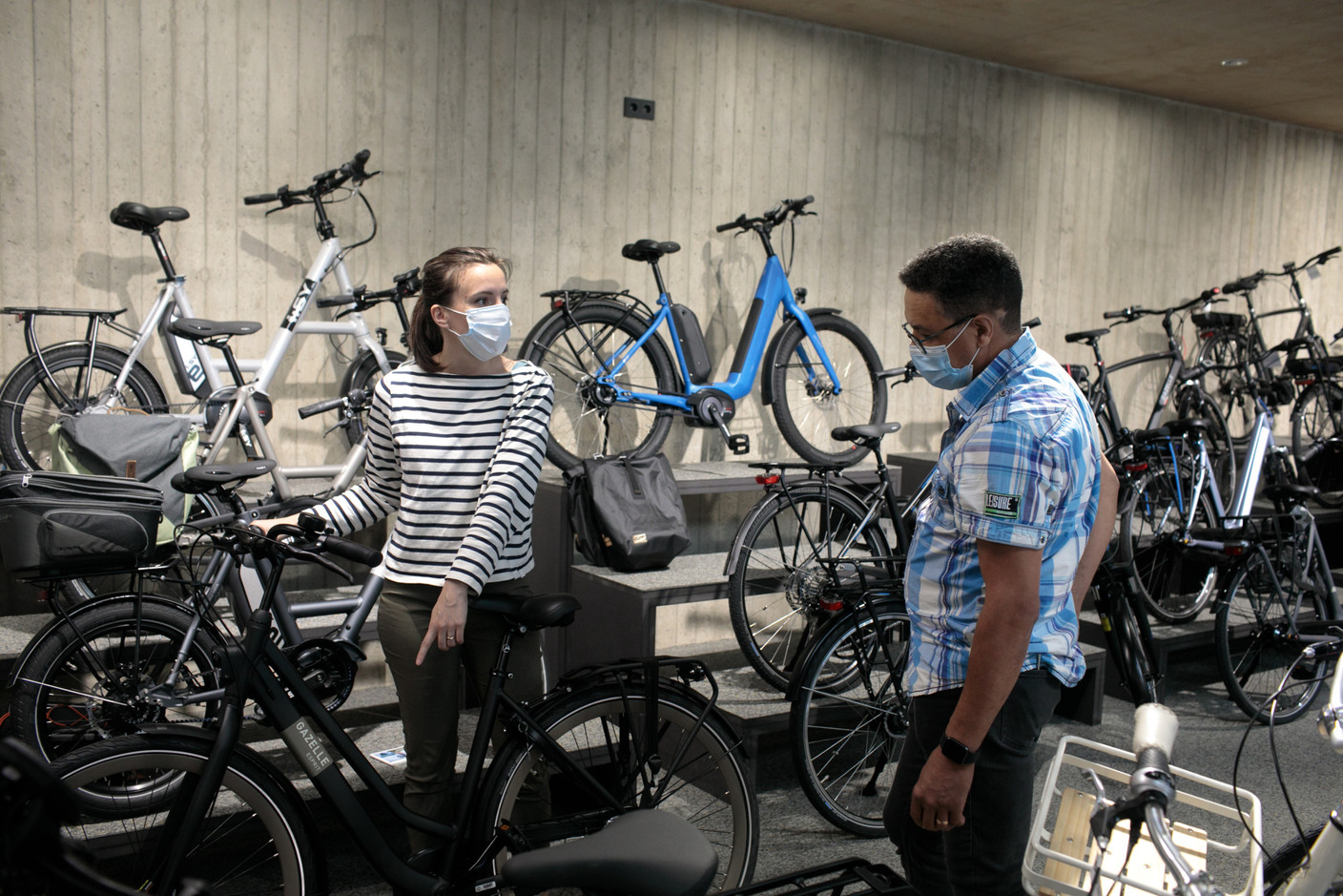 Beaucoup de clients viennent pour des vélos électriques. (Photo: Matic Zorman / Maison Moderne)