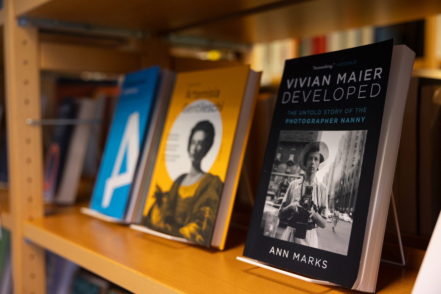La bibliothèque du CID Fraen an Gender (14, rue Beck, dans la Ville Haute) propose des ouvrages sur le féminisme et le genre. (Photo: Eva Krins/Maison Moderne)