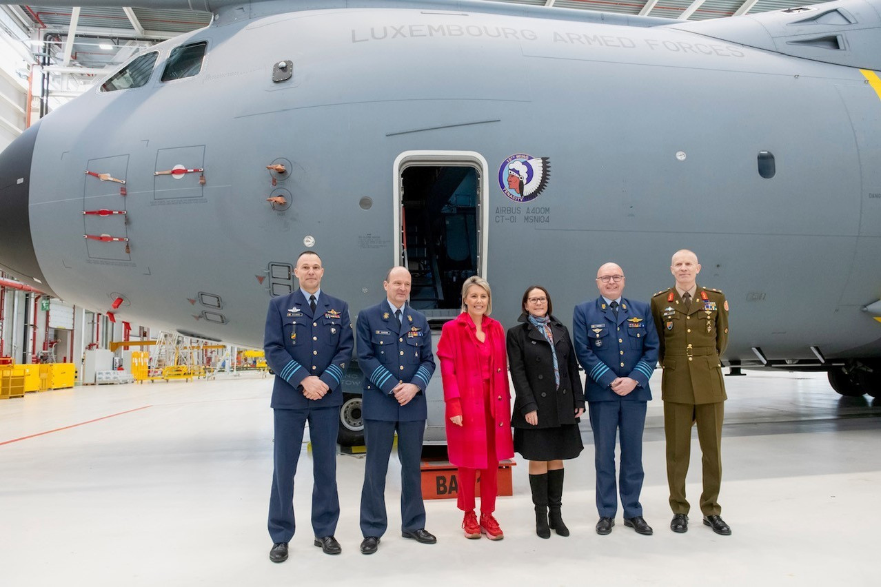 La ministre belge de la Défense, Ludivine Dedonder,; la ministre de la Défense, Yuriko Backes, et le général Steve Thull, chef d’état-major de l’armée luxembourgeoise, étaient réunis pour la double cérémonie.  (Photo: SIP)