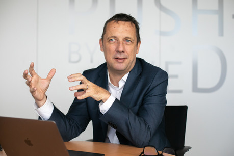«Nous n’avions aucun moyen de contrôler la situation sans inclure les asymptomatiques, parce que n’importe qui pouvait être infecté par une personne asymptomatique à n’importe quel moment», explique le CEO du LIH, Ulf Nehrbass. «C’est pourquoi la situation est devenue si incontrôlable.» (Photo: Matic Zorman / Maison Moderne)