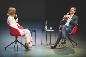 Taina Bofferding (Ministre de l'intérieur et Ministre de l'Égalité entre les femmes et les hommes) et Matthieu Croissandeau (Maison Moderne) ((Photo: Arthur Ranzy))