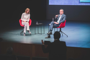 Taina Bofferding (Ministre de l'intérieur et Ministre de l'Égalité entre les femmes et les hommes) et Matthieu Croissandeau (Maison Moderne) ((Photo: Arthur Ranzy))