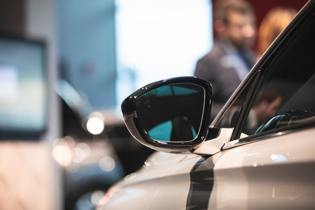La première inquiétude est financière. Pour pouvoir toucher les 2.500 euros à 8.000 euros de prime pour l’achat d’un véhicule électrique ou hybride, une des conditions est d’immatriculer le véhicule avant le 31 décembre 2021. (Photo: Léo Biewer/Maison Moderne)