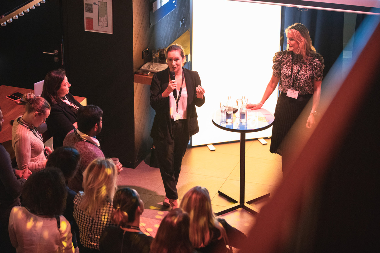 Nele Segers and Sophia Karlsson are seen speaking on the “Delano Live: How to move up without burning out?” panel, 16 November 2021. Photo: Simon Verjus/Maison Moderne