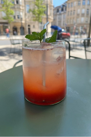 Strawberry lemonade: a fresh treat for warm afternoons. Photo: Yusuf Yassin