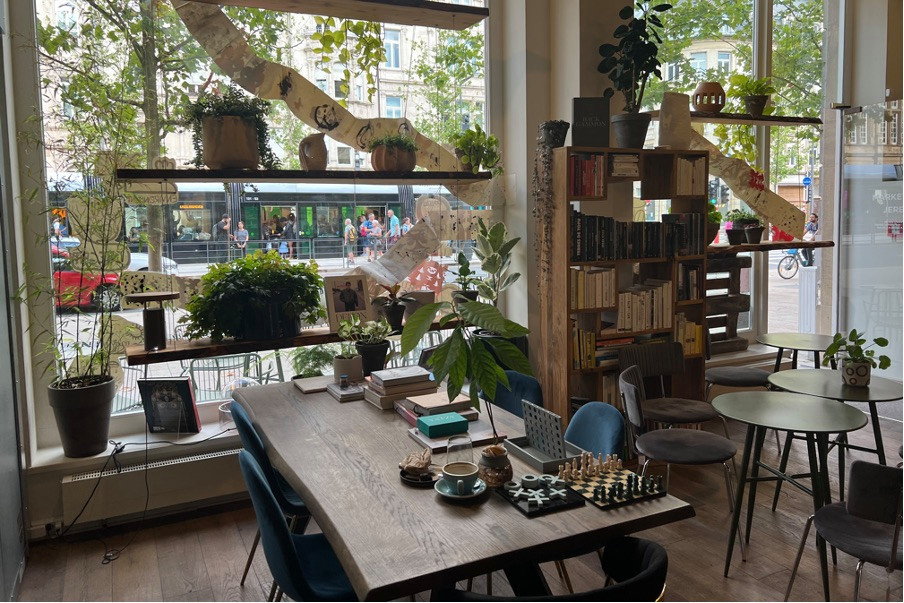 Market by Jérémy has a cosy, plant-filled interior.  Photo: Yusuf Yassin