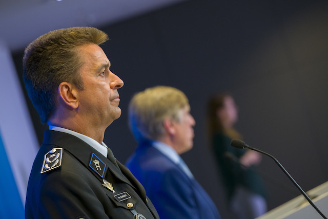 Director General of the Luxembourg Police Philippe Schrantz is pictured at a press conference on 11 May with interior security minister François Bausch in the background SIP/Emmanuel Claude