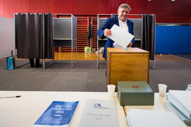Déi Gréng's François Bausch votes in the 2018 legislative elections on Sunday, 14 October Nader Ghavami