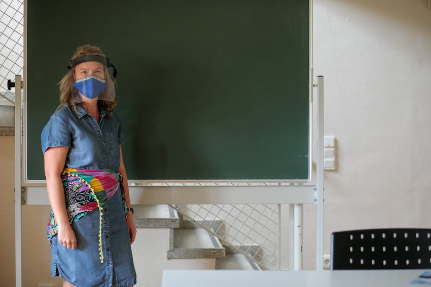 A teacher at Reckange primary school is seen, on 22 May 2020, preparing for the return of students, half of whom will resume class on 25 May 2020 Matic Zorman/Maison Moderne