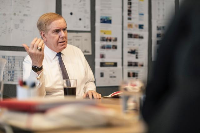 American ambassador looks to move into US senate