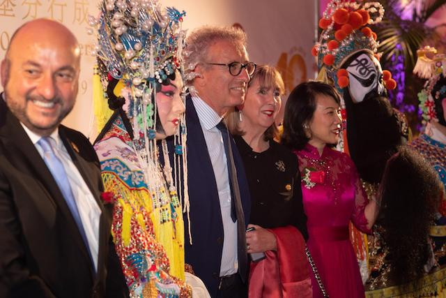 From l. to r.: deputy PM Etienne Schneider, Hu Wenge (Jingju Theater Company of Beijing), finance minister Pierre Gramegna, Luxembourg City mayor Lydie Polfer, Lihong Zhou (Bank of China Luxembourg) and Han Juming (Jingju Theater Company of Beijing) Nader Ghavami