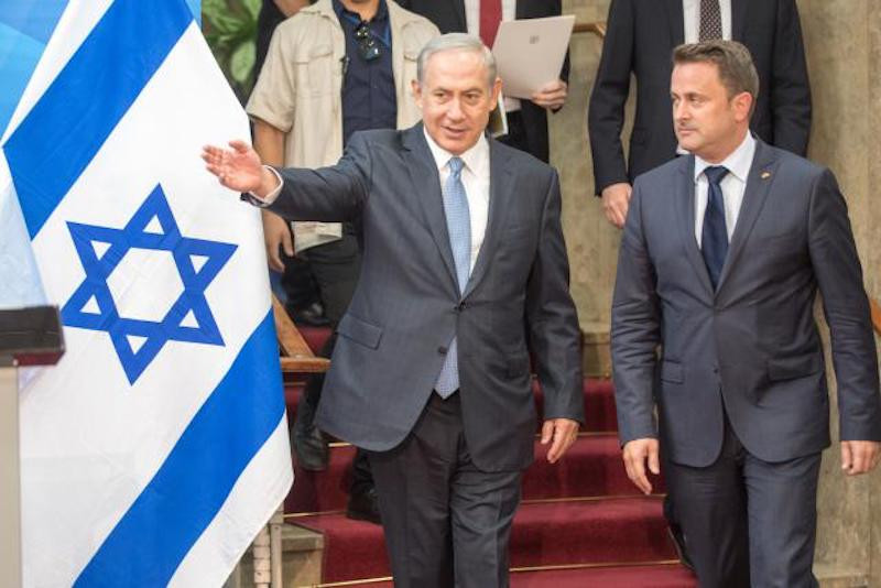 Xavier Bettel (DP), here with Benjamin Netanyahu when he became the first Luxembourg prime minister to visit Israel in 2016, turned down an invitation because of a statement on gay conversion therapy by the country’s education minister that was roundly criticised by Netanyahu and other political and community leaders. SIP/Charles Caratini