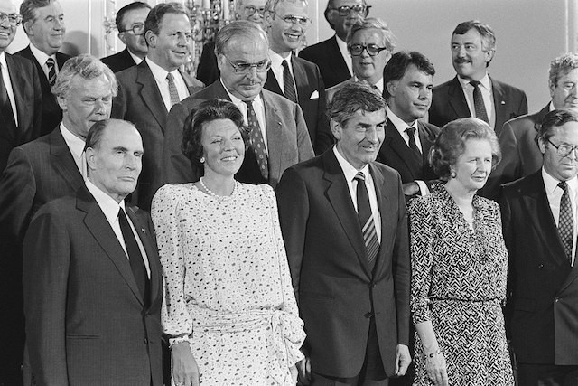 Margaret Thatcher (front row, second from right) in the Hague at a 1986 meeting of EC leaders, including Luxembourg’s Jacques Santer, to sign the Single European Act Rob Bogaerts/Dutch National Archives/Creative Commons