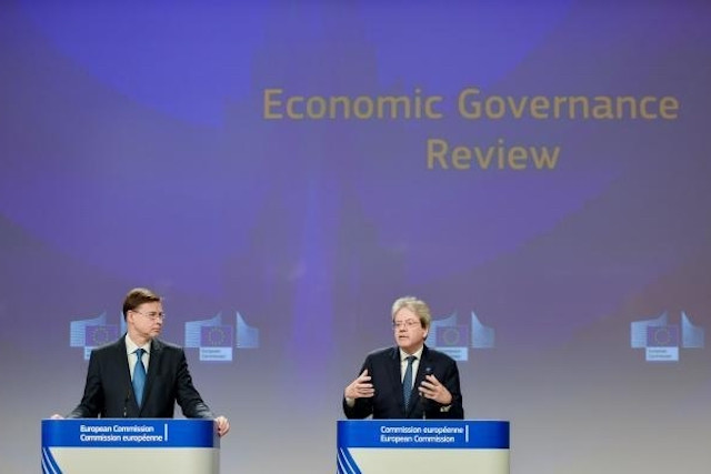 Executive VP Valdis Dombrovskis and Commissioner Paolo Gentiloni during Wednesday's press conference on the review of the EU's fiscal rules EC