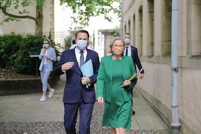 Health minister Paulette Lenert, seen here with Xavier Bettel on 1 July 2020, says the trend is showing that young people are becoming more affected by covid-19 than at the start of the pandemic. Romain Gamba/Maison Moderne