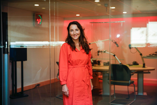 Natasha Ehrmann, pictured, hosts the "Connecting" show in English on Radio 100,7 Romain Gamba/Maison Moderne
