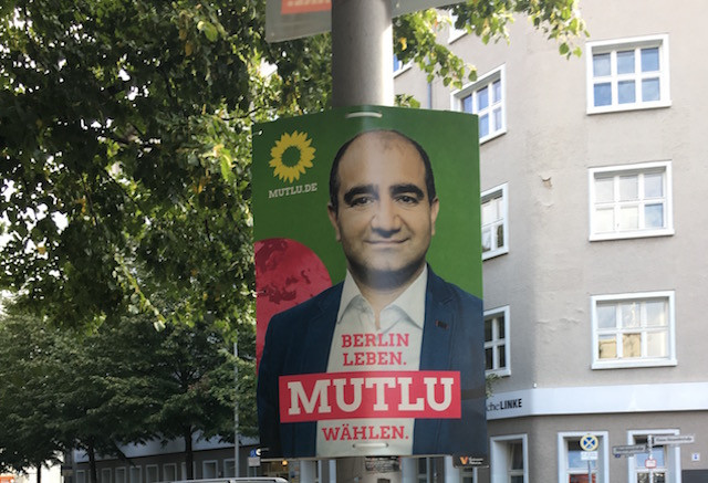 Green MP Özcan Mutlu has the same slogan as the CSV in the capital Martine Huberty