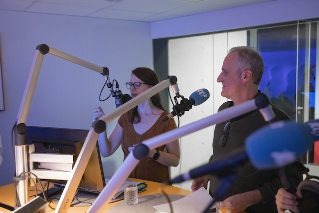 2019 archive photo shows Jess Bauldry and Aaron Grunwald in the Radio 100,7 studios in Luxembourg-Kirchberg Jan Hanrion/Maison Moderne