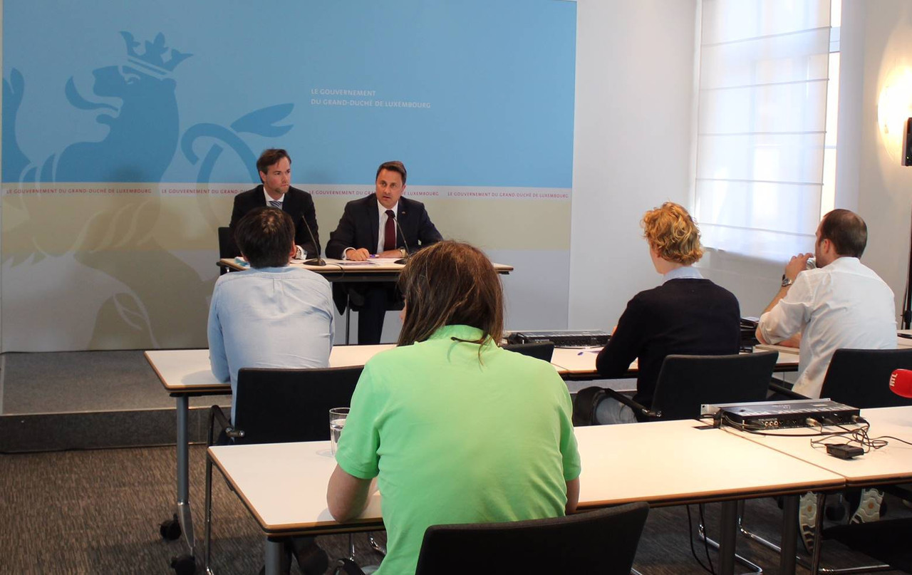 Luc Feller and Xavier Bettel present the government's new cybersecurity strategy to journalists on 8 May 2018 Ministry of State