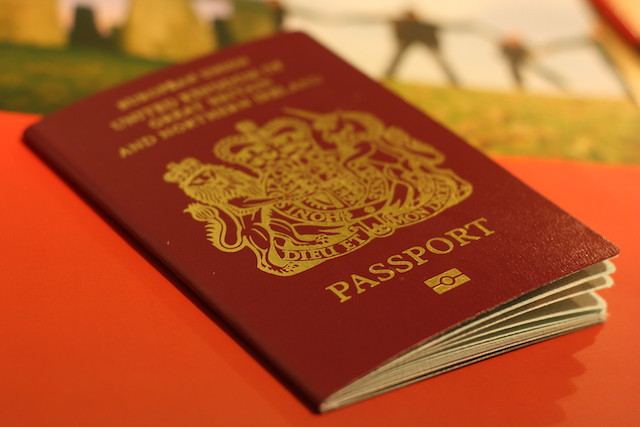 british_passport_23_oct_2008_flickr_chris_fleming-web.jpg
