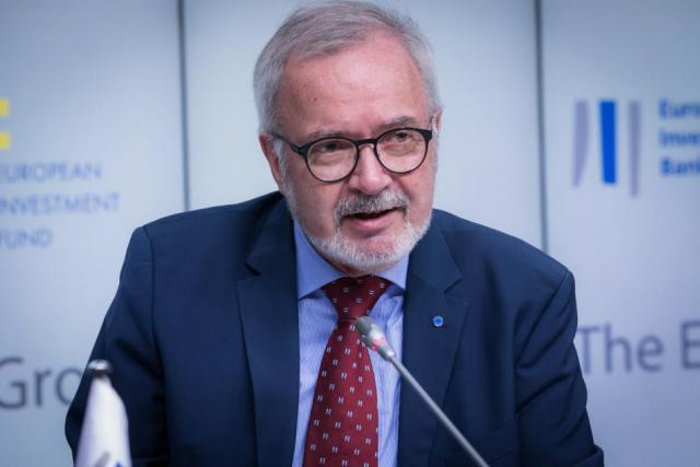 EIB president Werner Hoyer, seen in this archive image, said on Tuesday “the fight against the pandemic and its economic consequences will keep us busy in 2021."  @EIB/Twitter