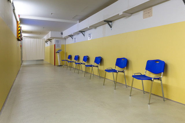 January 2021 photo shows an empty waiting room at the Hôpitaux Robert Schuman Romain Gamba/archives