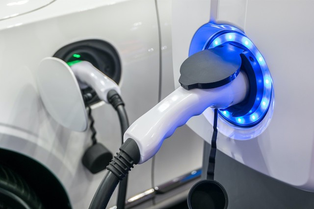 The EU is far from its goals. To reach the target of one million charging stations in Europe by 2025, 3,000 charging stations would have to be installed every week. Shutterstock