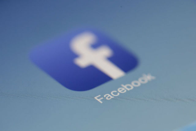 Facebook usage in Luxembourg fell slightly over the past year, from 79% to 75% take-up Pexels