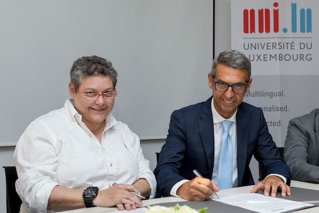 Tonie van Dam of University of Luxembourg with Bruno Conti of Ferrero University of Luxembourg / Michel Brumat